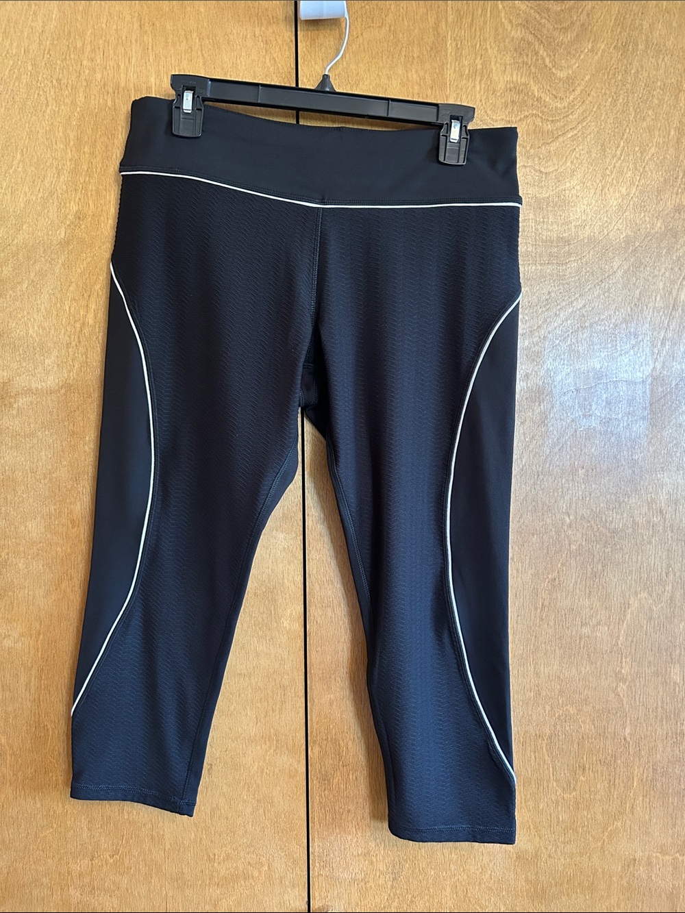 Xersion Black Active Capri Leggings with White Piping